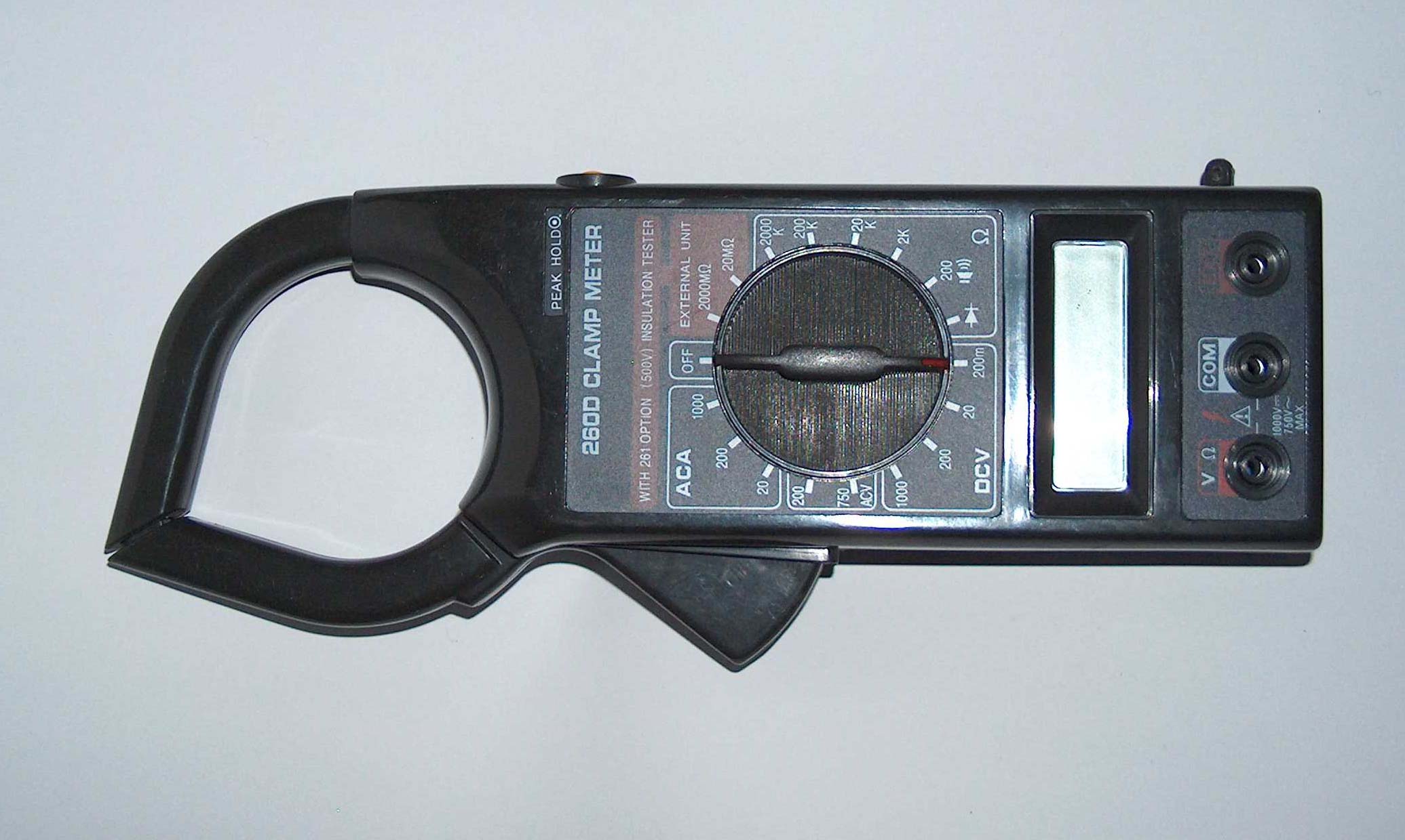 Digital clamp meter for electrical measurements
