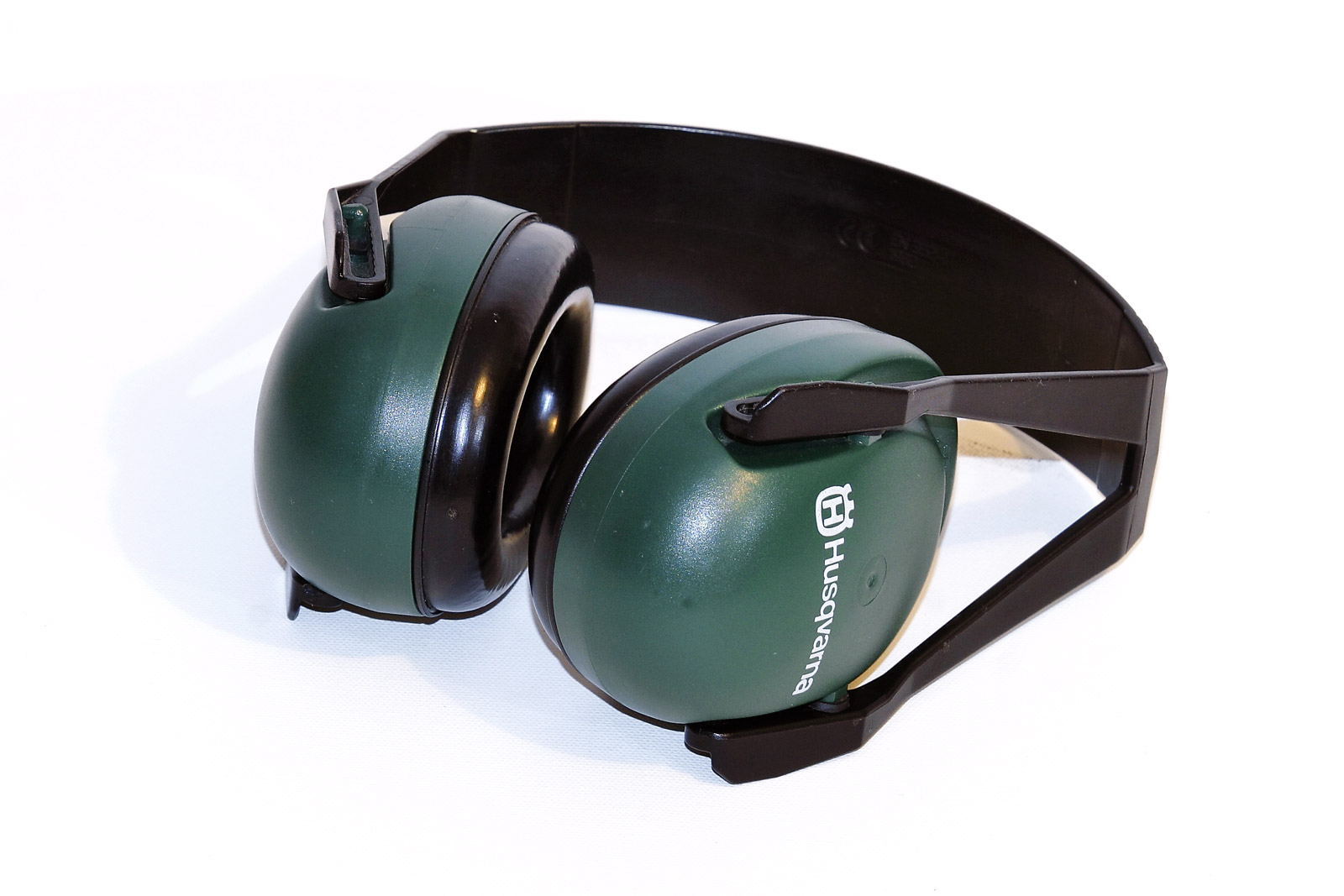 Green industrial earmuffs for hearing protection