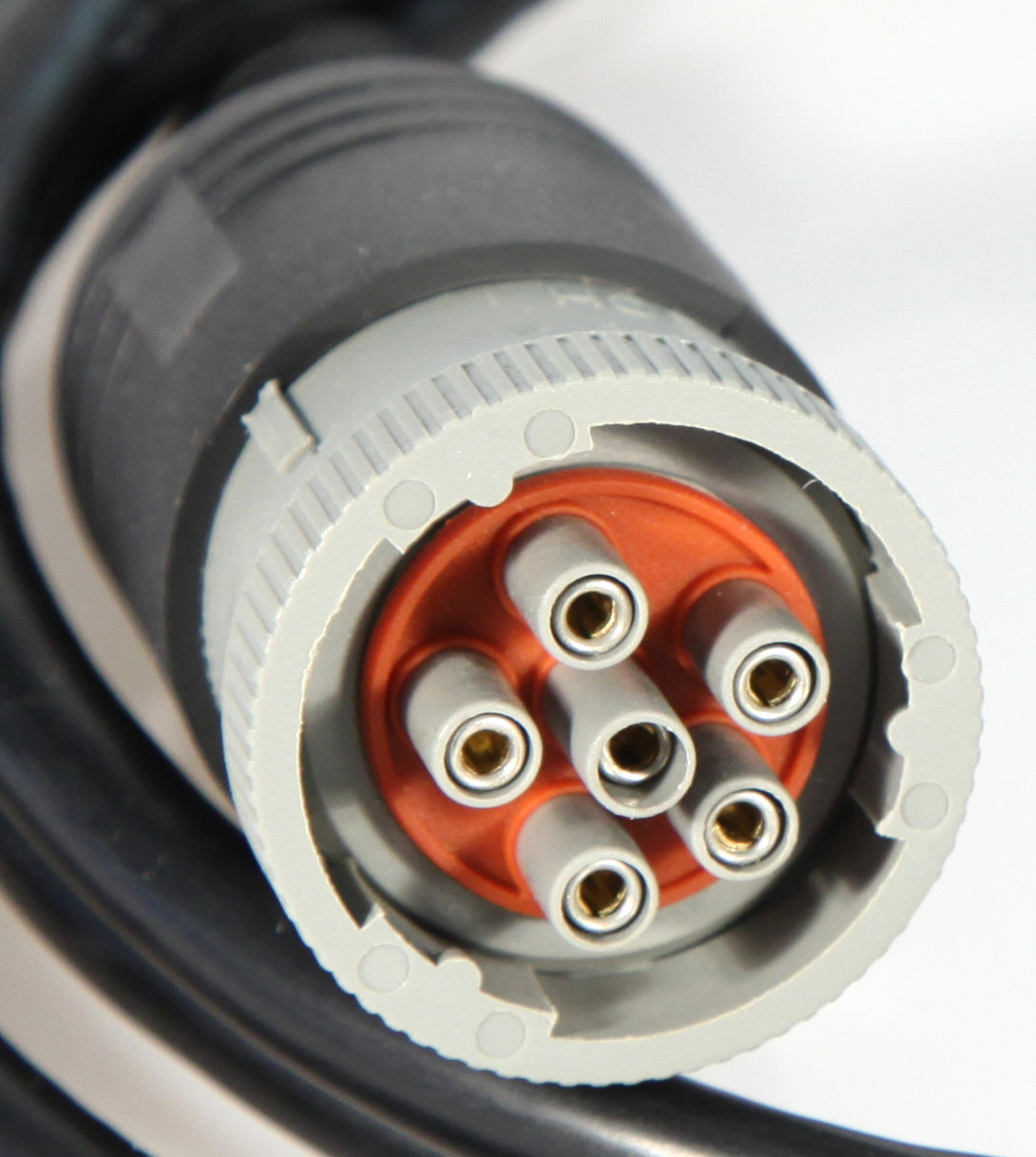 circular electrical connector with multiple pins