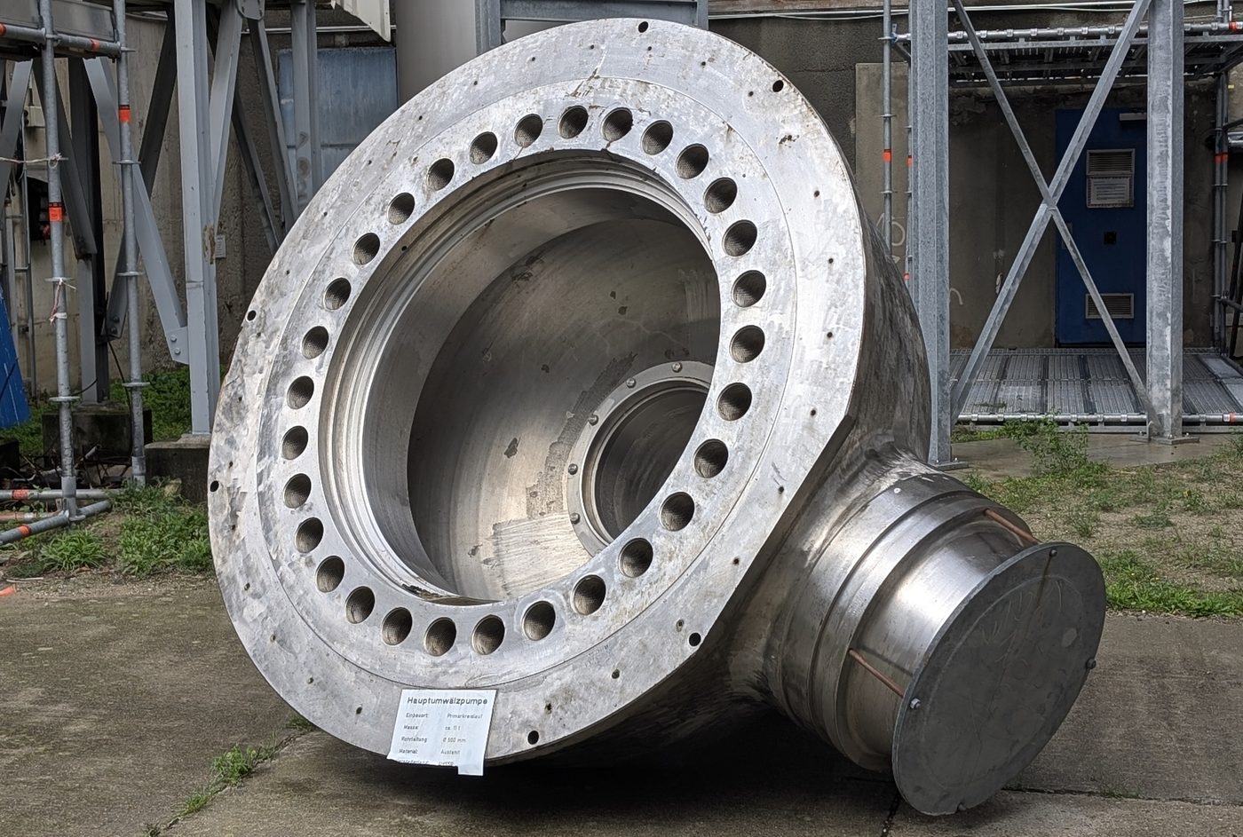 Large metal pump casing component