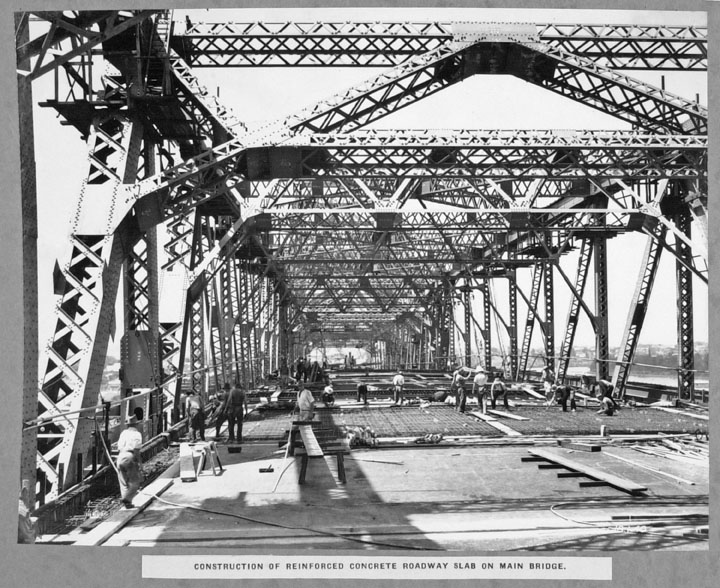 Construction of reinforced concrete roadway slab