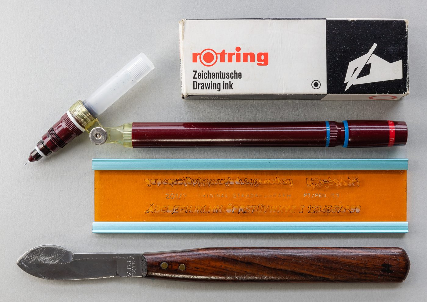Rotring technical pen with accessories